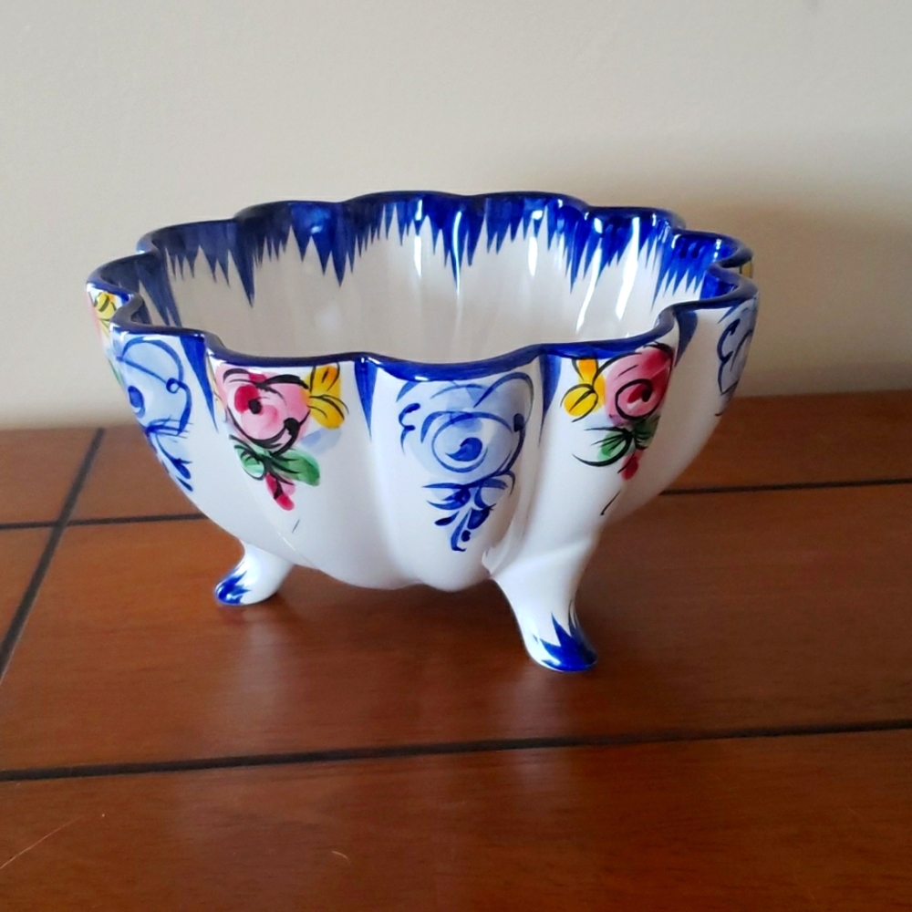 Ceramic hand painted bowl by Vestal